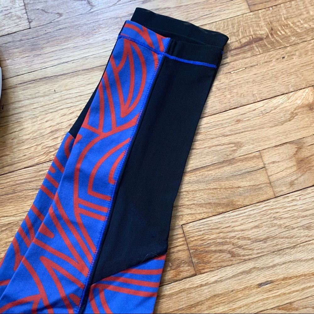 2(X)IST | Pattern Printed High Rise Leggings - Picture 5 of 9